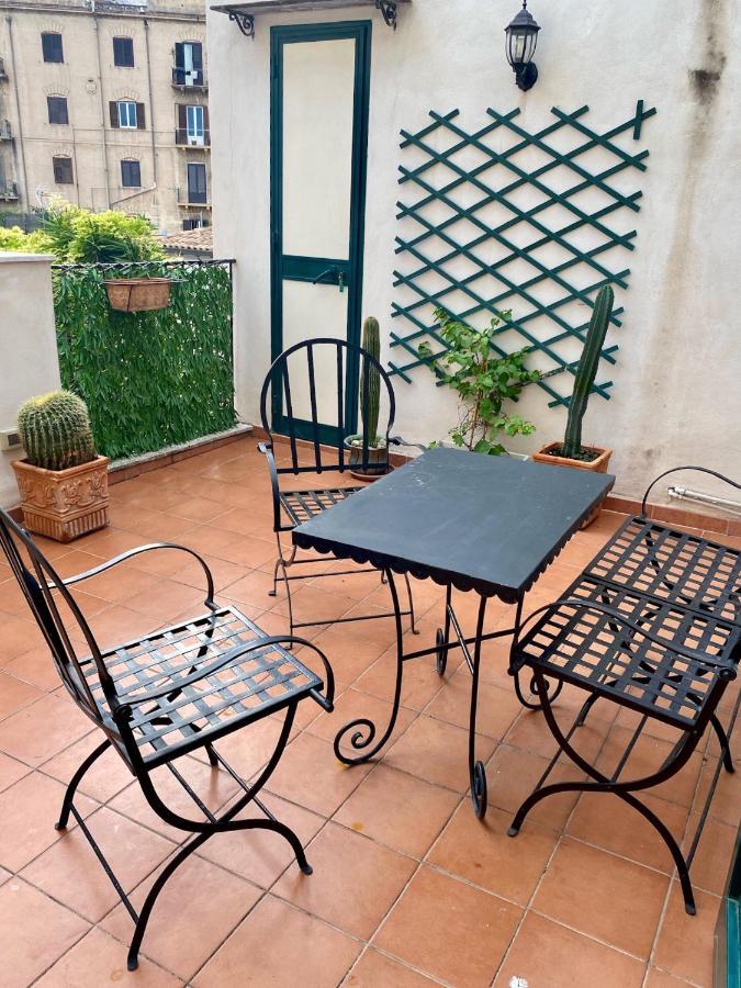 4 Passi Casa Vacanza ปาแลร์โม ภายนอก รูปภาพ